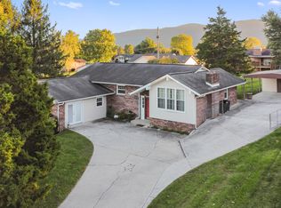 150 Evans Rd, Jacksboro, TN 37757