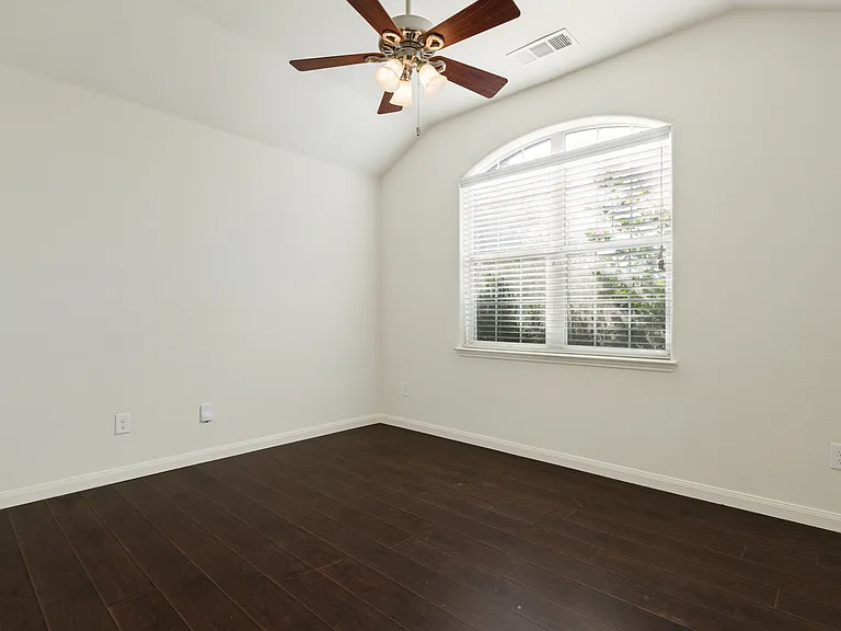 1800 Black Willow Trl — Photo 8