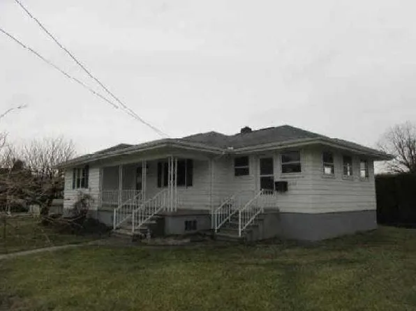 2303 Stadium Dr, Windber, PA 15963