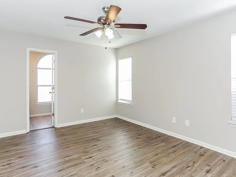 12327 Sondra Cove Ct — Photo 10