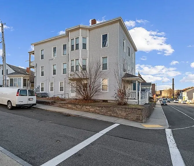 318 Front St #3R — Photo 2