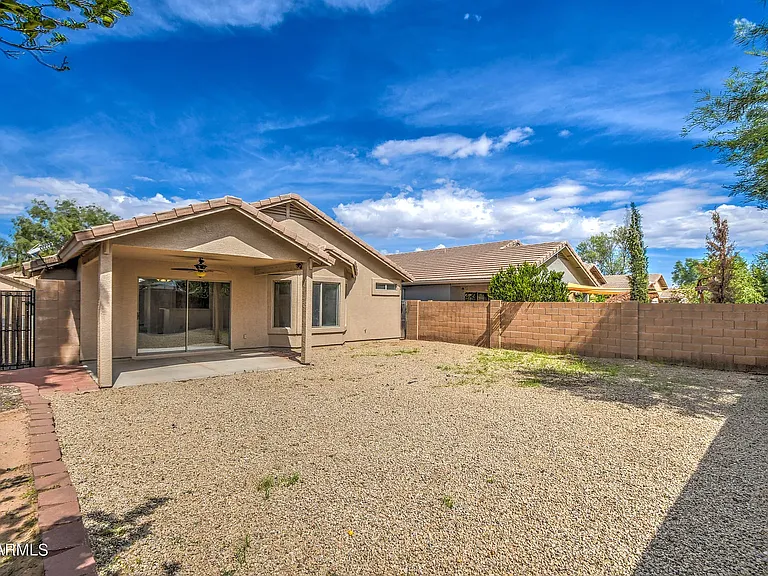 31111 N Claridge Cir — Photo 22