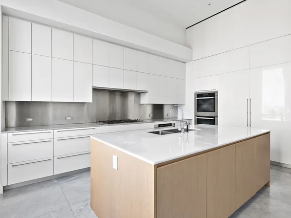 432 Park Avenue image 14 of 15