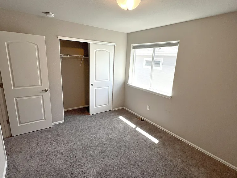 2618 Emerald St — Photo 10