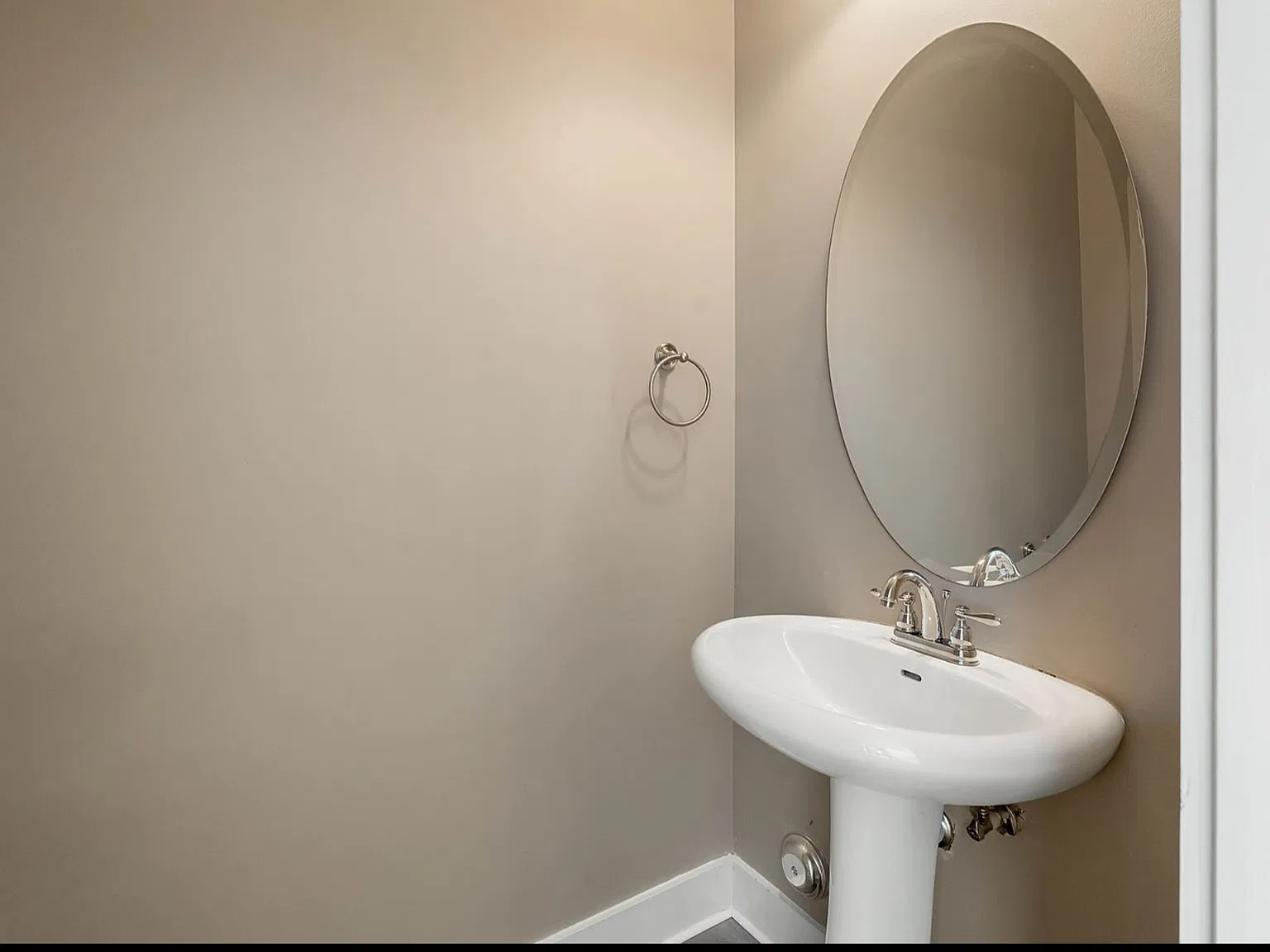 3 bed, 1690 sqft, $1,650 — Photo 1