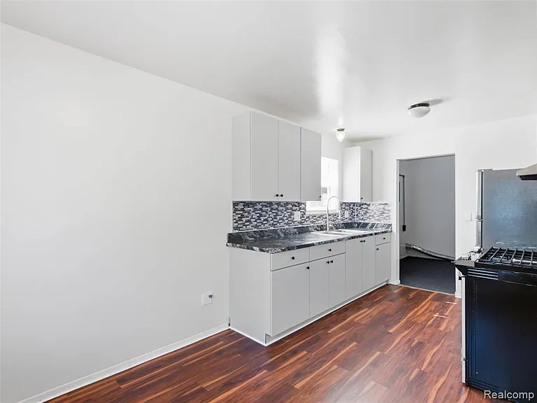 1221 E Granet Ave — Photo 10