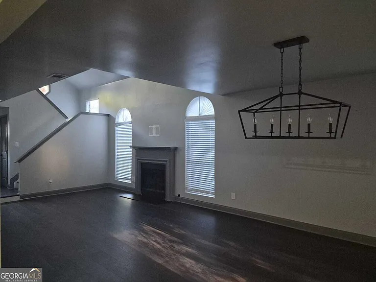 1020 Hampton Hill Ct — Photo 5