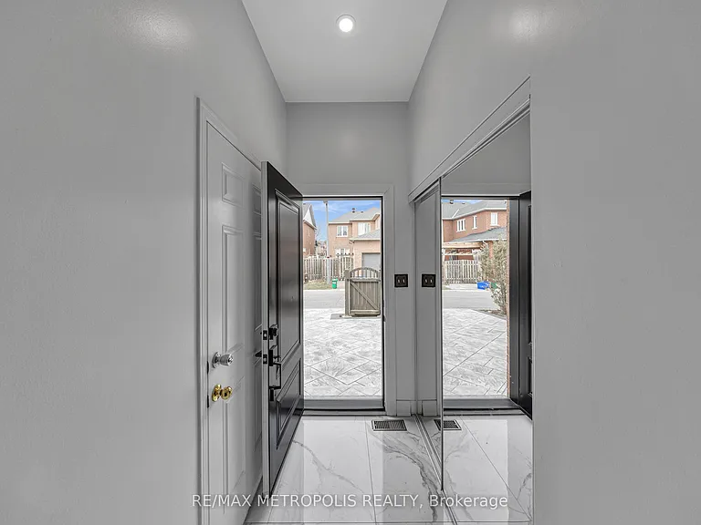 10 Snowcreek St — Photo 17
