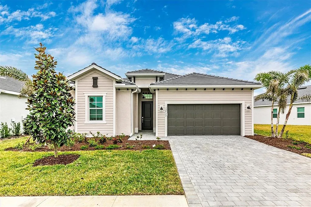 3 bed, 3.0 bath, 2247 sqft, $5,000 — Photo 1