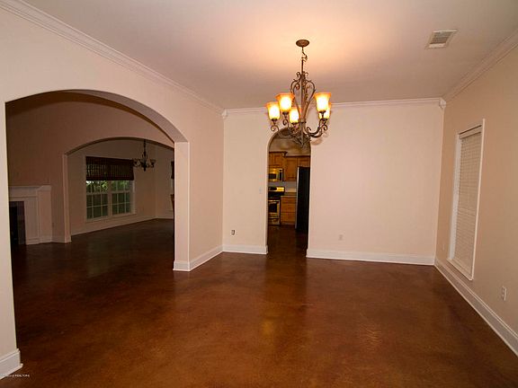 5th image of 8709 Five Oaks Dr W