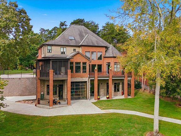 3rd image of 725 Riverchase Rd