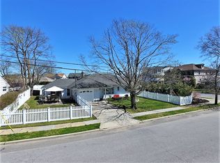 633 Chelsea Rd, Oceanside, NY 11572