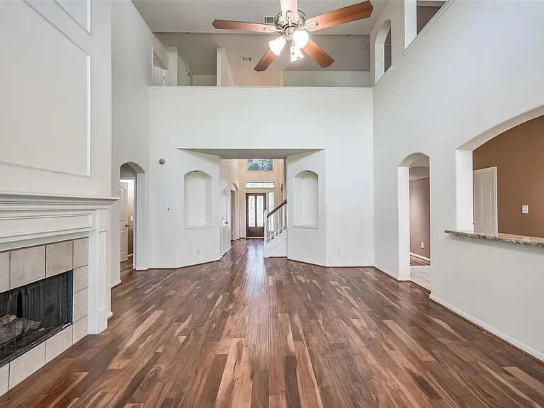3402 Caloway Ct — Photo 9