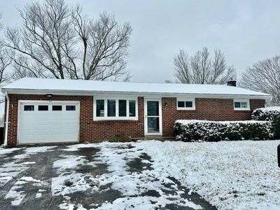 226 Pinewood Dr, Butler, PA, 16001