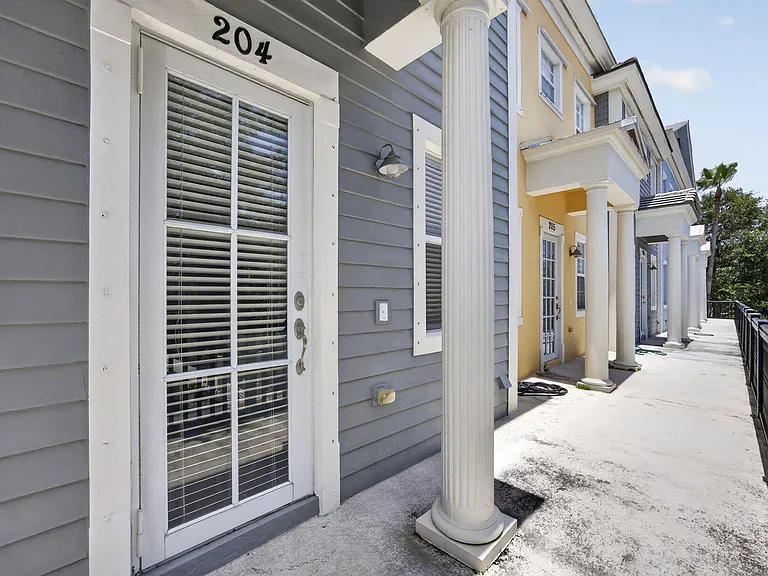 425 Greenwich Cir #204 — Photo 6