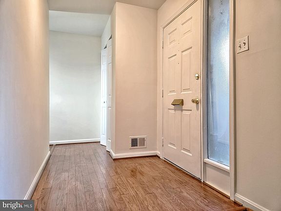 3rd image of 4521 Logsdon Dr #238