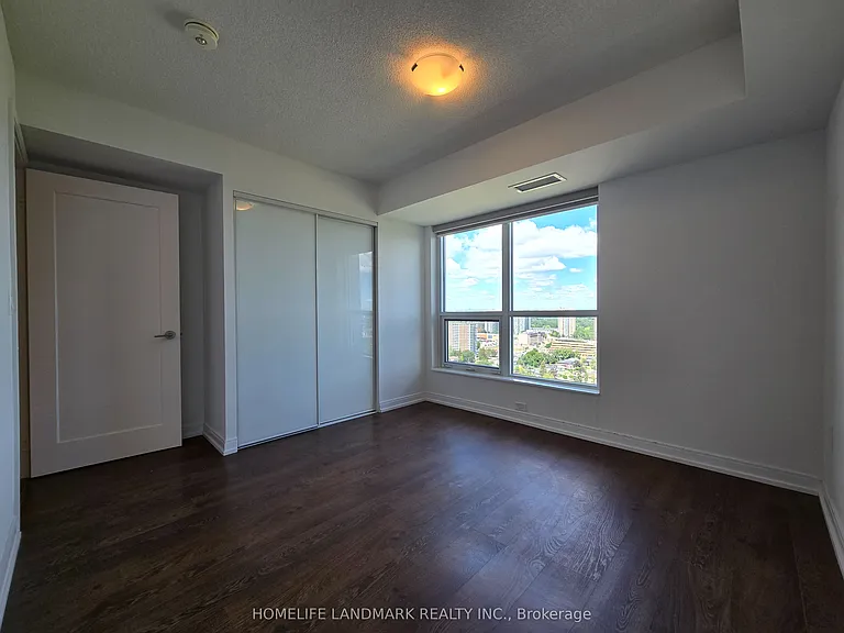 275 Village Green Sq #2520 — Photo 7
