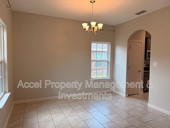 3rd image of 500 S Paseo Del Rey St