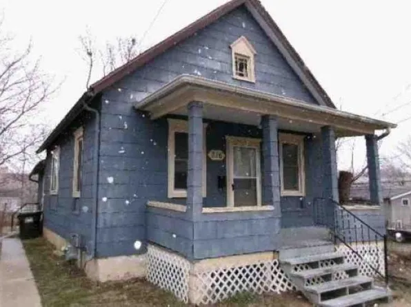 316 E Winslow St, Freeport, IL 61032