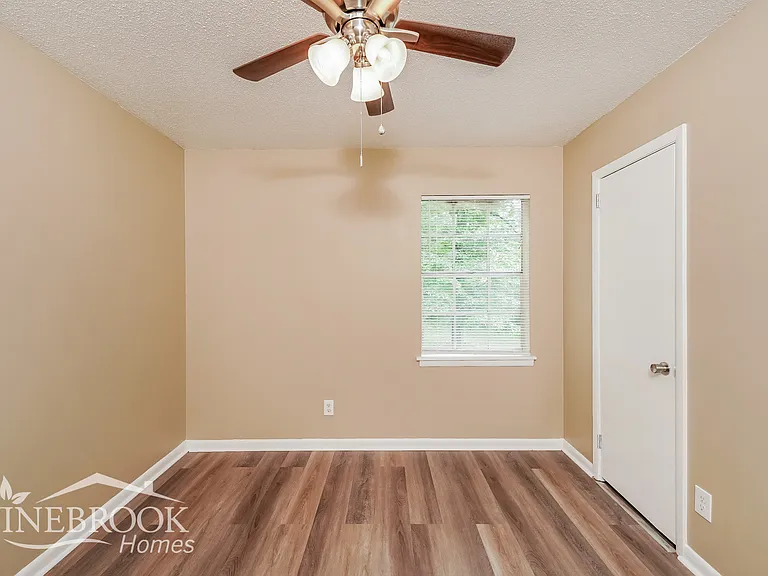 517 Harlem Ave — Photo 10