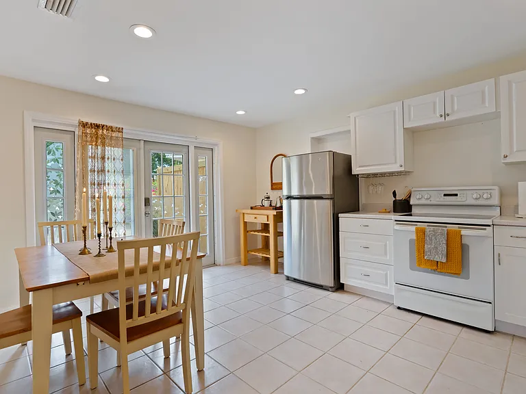 425 Edwards Dr #A — Photo 7