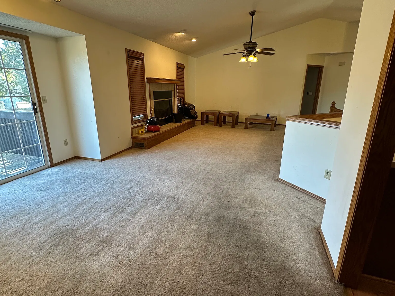 4 bed, 2441 sqft, $2,000 — Photo 2