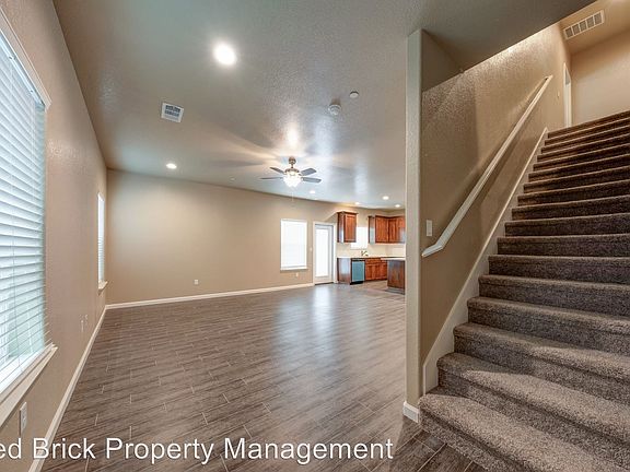 3rd image of 560 Granada Ct