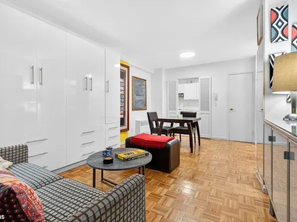 520 East 72nd Street image 4 of 14