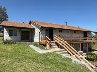 2891 E Murphy Springs Rd, King Hill, ID 83633