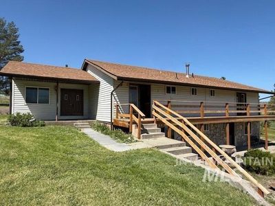 2891 E Murphy Springs Rd, King Hill, ID, 83633