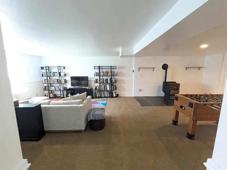 440 Cottonwood Ln — Photo 13