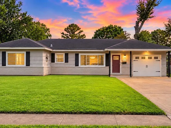 8521 Western Dr, Houston, TX 77055