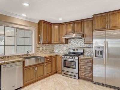 7077 Westbrook Ave, Las Vegas, NV, 89147
