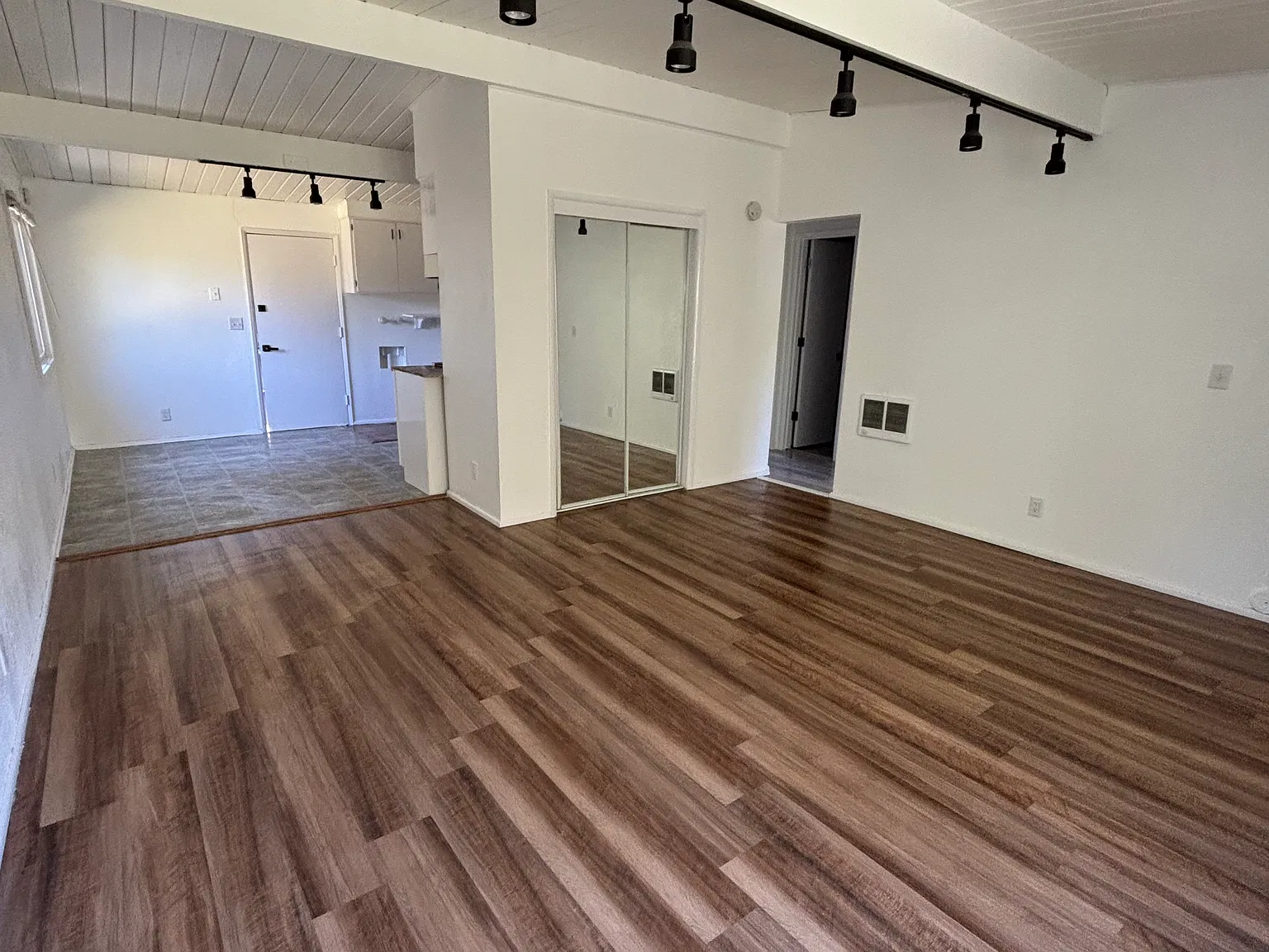 2 bed, 780 sqft, $1,995 — Photo 2