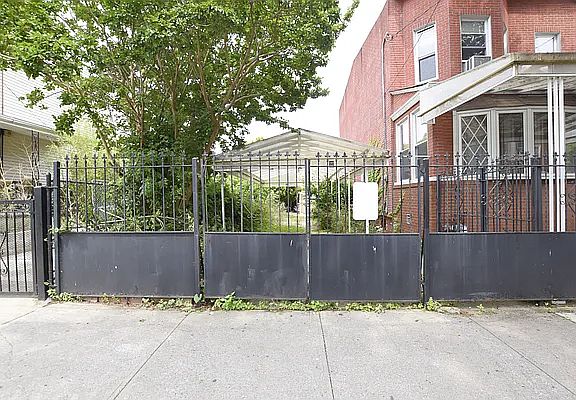 2nd image of 63 Grant Ave