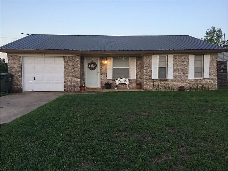 1st image of 305 Liza Ln