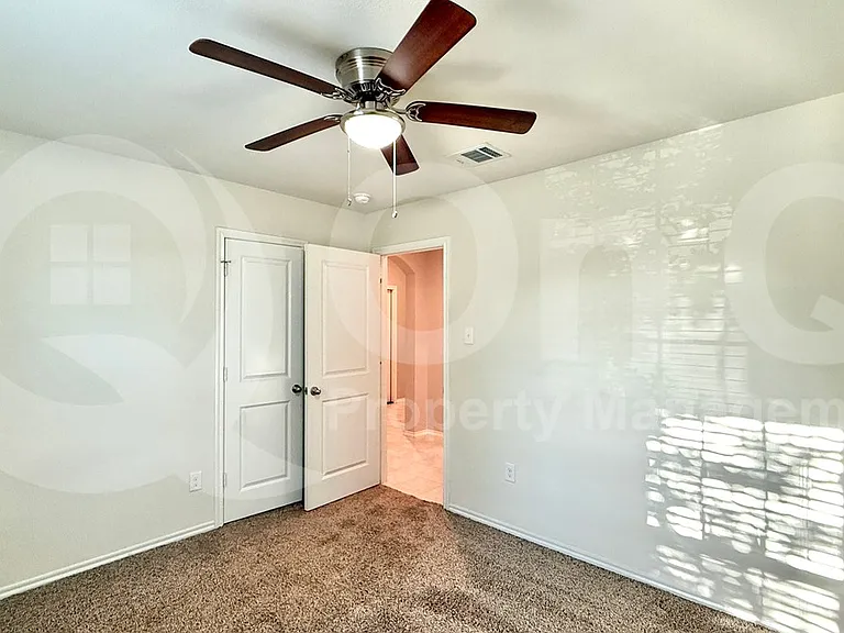 1113 Meadow Side Dr — Photo 7