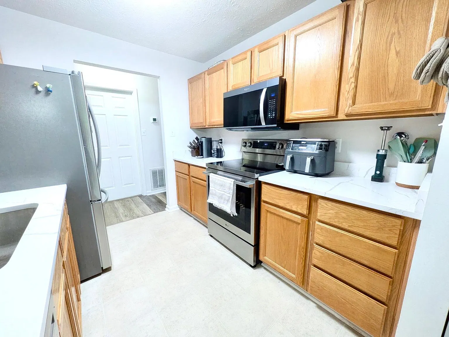 2 bed, 1200 sqft, $2,290 — Photo 4