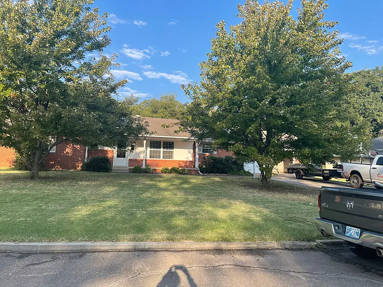 1718 Dougherty Dr — Photo 1