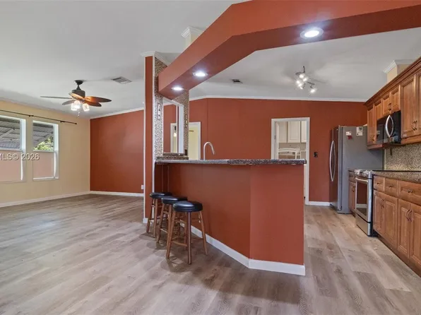 6515 Colonial Dr, Pompano Beach, FL 33063