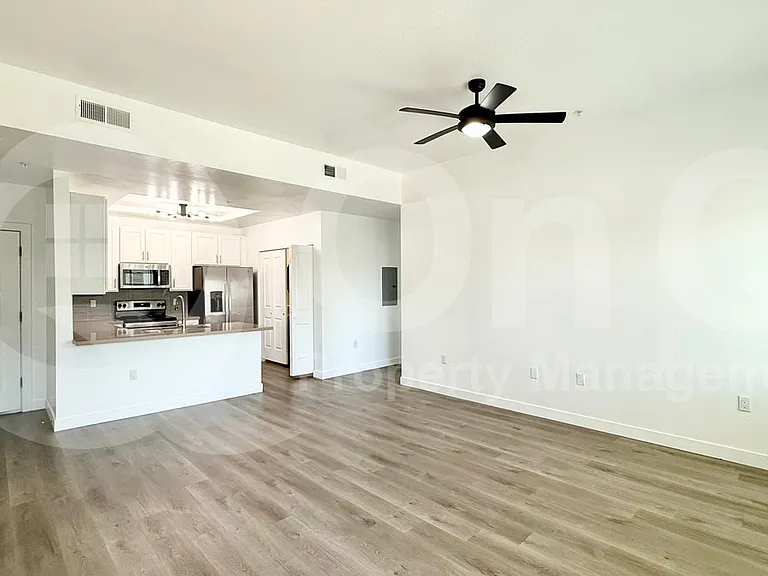 9160 N 67th Ave #212 — Photo 3