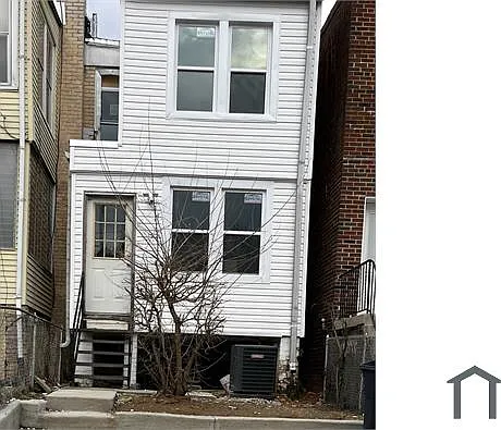 548 24th St NE — Photo 3