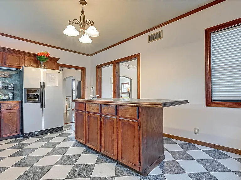 2412 Oakdale St — Photo 16