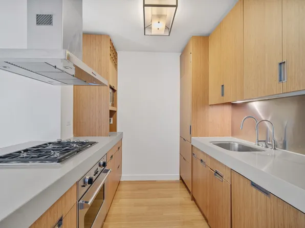 450 West 17th Street image 4 of 10