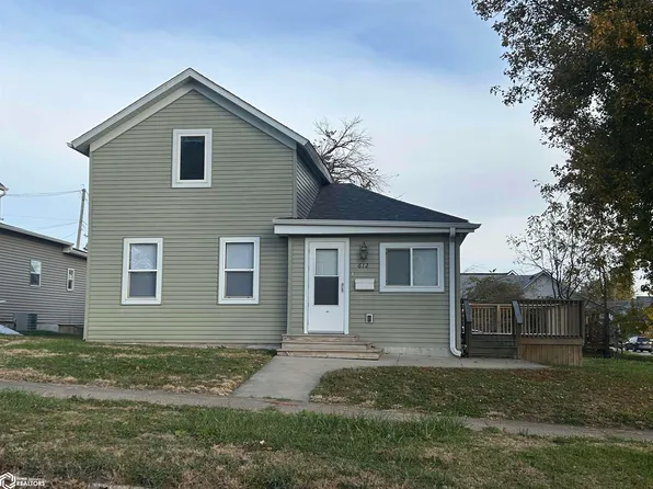 612 E Linn St, Marshalltown, IA 50158