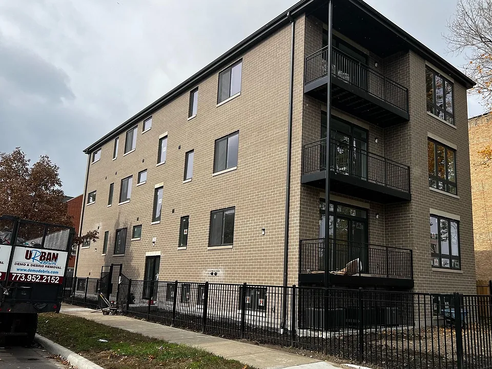 226 E 48th St #1W