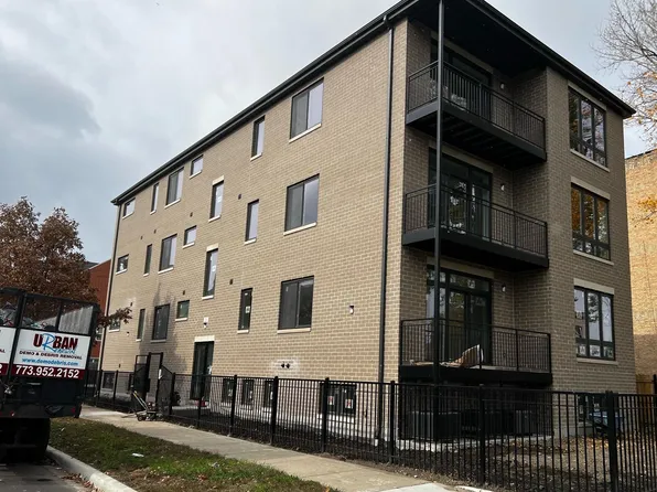 226 E 48th St #1W, Chicago, IL 60615