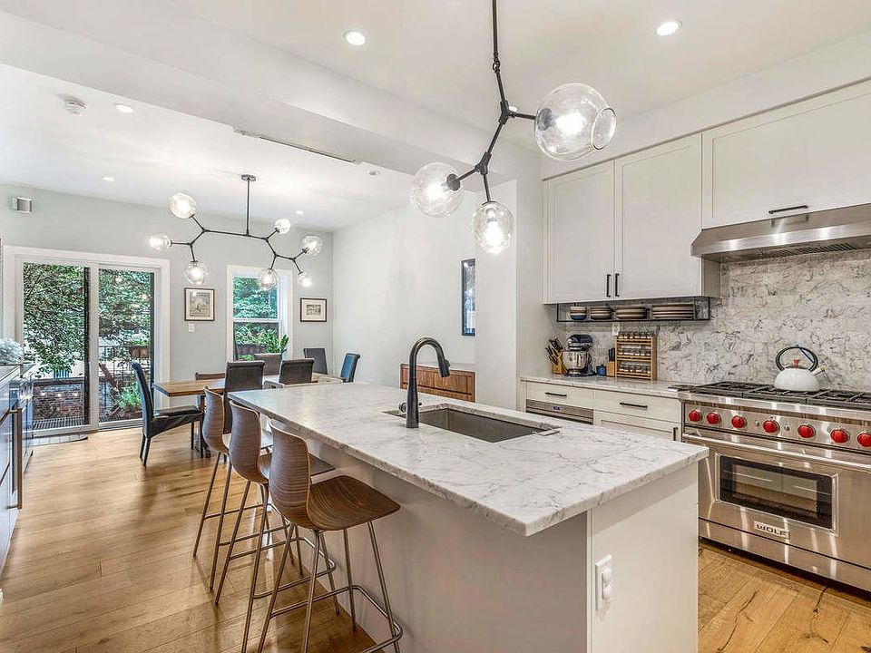 1st image of 666 De Graw St #1