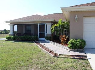 926 NE 18th Ter, Cape Coral, FL 33909