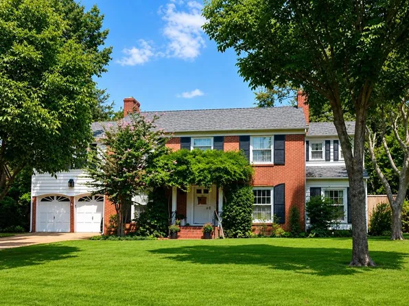 1907 Huntington Ave, Nichols Hills, OK 73116